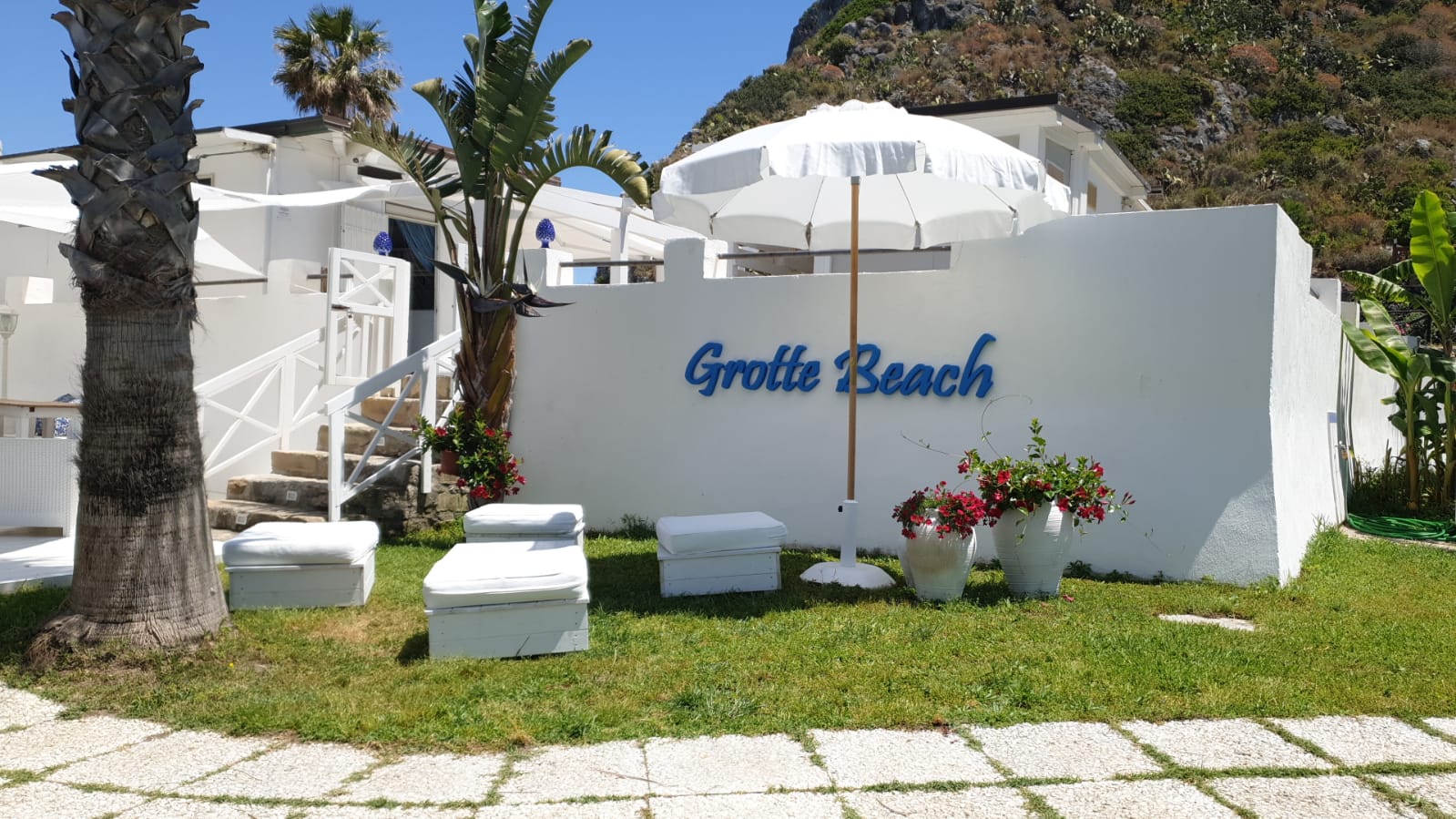Grotte Beach location